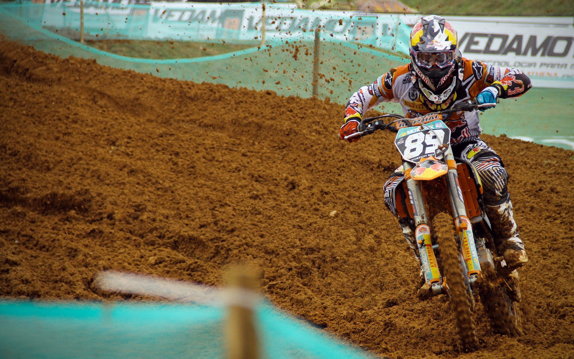 德甲豪门“火拼”八强:拜仁迎战多特,激情激战!